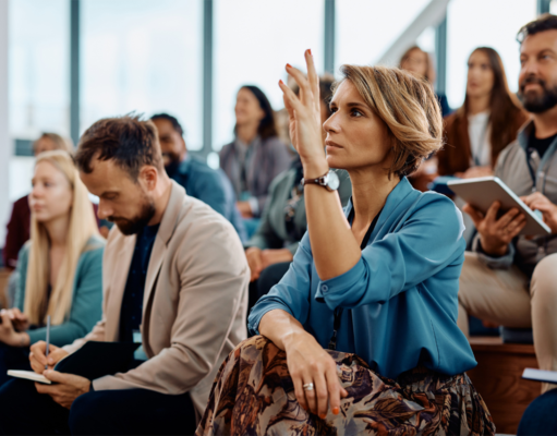 Breng balans tussen recht op medezeggenschap en politiek primaat