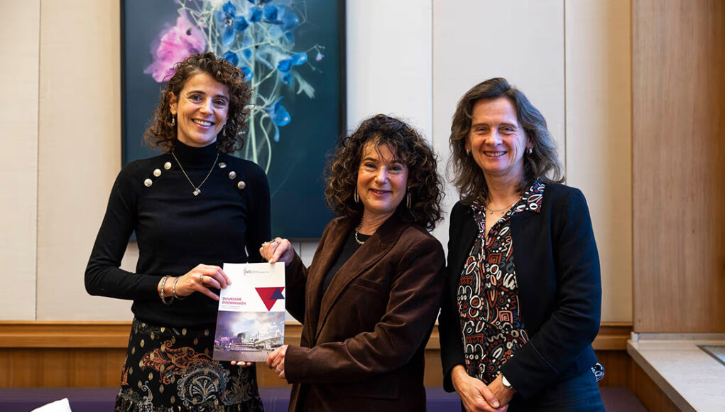 kgg-overhandigingawti-5